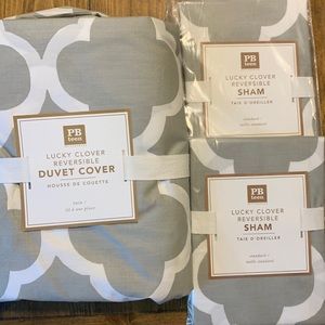 Pottery Barn Lucky Clover Reversible Twin Duvet Cover + Two (2) Shams NWT